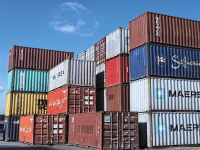 Mega A - Mỹ: Các cảng tính thêm phí với container tồn tại cảng.