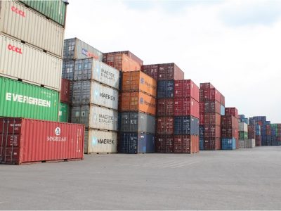 Hàng loạt bãi container tạm thời mọc lên nhằm hỗ trợ nông nghiệp Mỹ